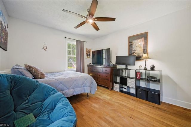 4104 Thalia DR, Virginia Beach, VA 23452