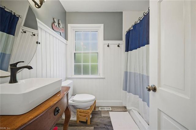 4104 Thalia DR, Virginia Beach, VA 23452