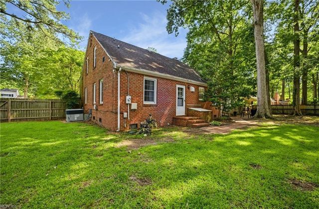 4104 Thalia DR, Virginia Beach, VA 23452