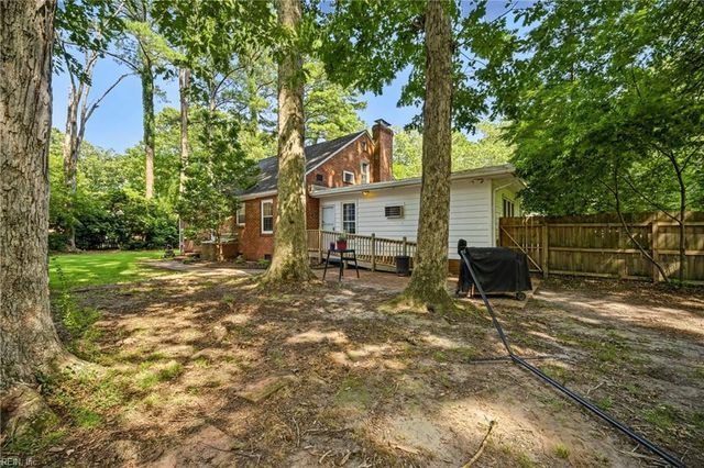 4104 Thalia DR, Virginia Beach, VA 23452
