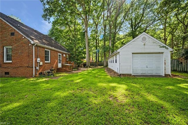 4104 Thalia DR, Virginia Beach, VA 23452