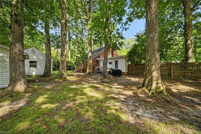 4104 Thalia DR, Virginia Beach, VA 23452
