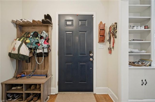 4104 Thalia DR, Virginia Beach, VA 23452
