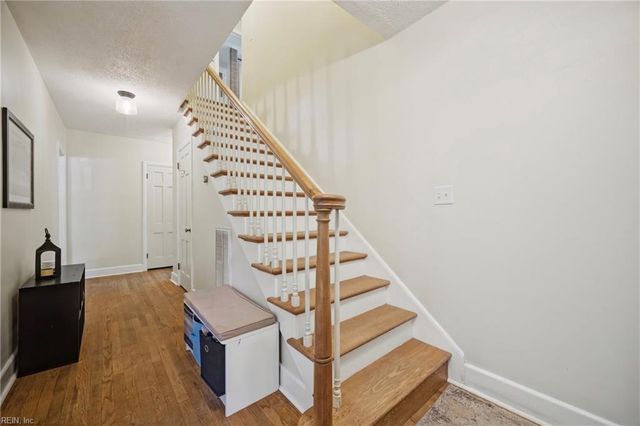 4104 Thalia DR, Virginia Beach, VA 23452