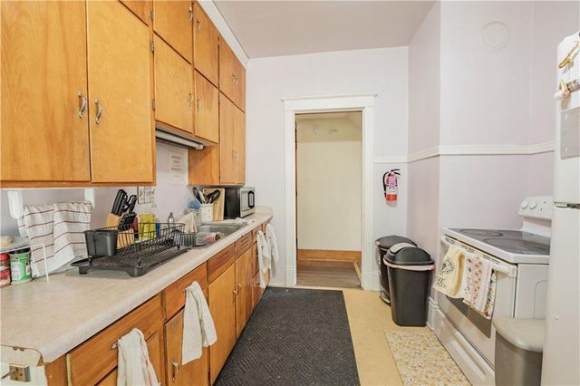 1010 S Farwell Street #1010, Eau Claire, WI 54701