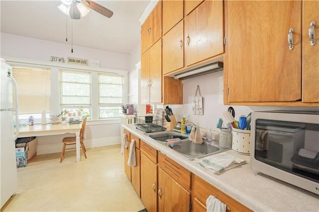 1010 S Farwell Street #1010, Eau Claire, WI 54701