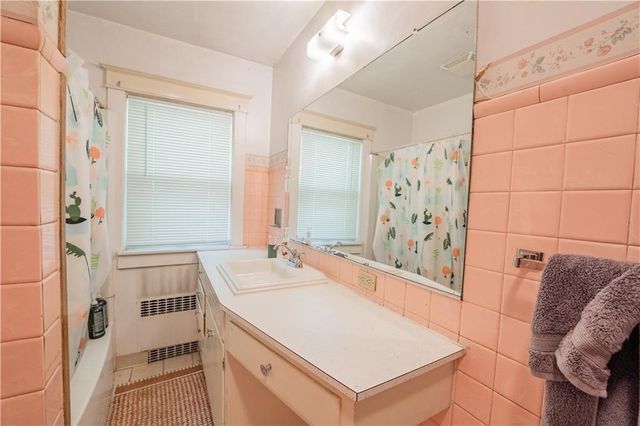 1010 S Farwell Street #1010, Eau Claire, WI 54701