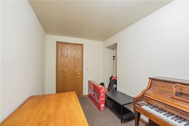 1010 S Farwell Street #1010, Eau Claire, WI 54701