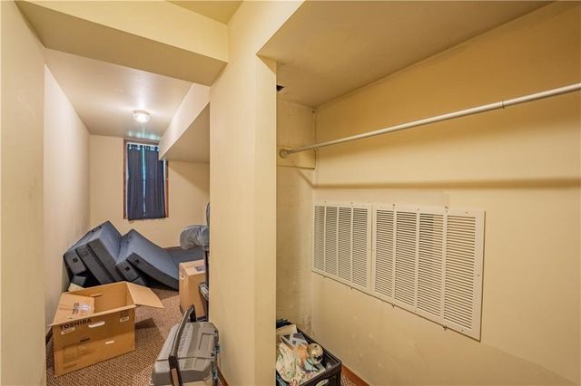 1010 S Farwell Street #1010, Eau Claire, WI 54701