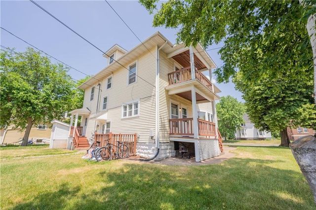 1010 S Farwell Street #1010, Eau Claire, WI 54701