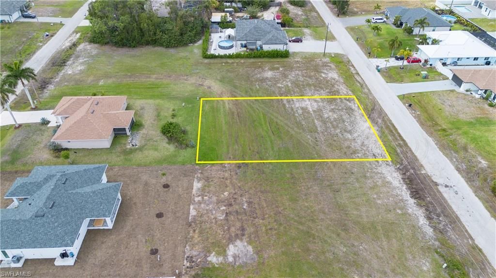 Image 3 of property listing at 2816 NW 5th ST, Cape Coral, FL 33993
