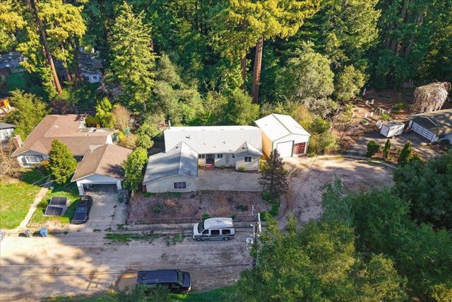 215 Moon Drive, Boulder Creek, CA 95006