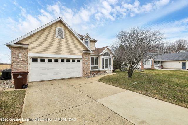 146 Canterbury Drive, Charlotte, MI 48813
