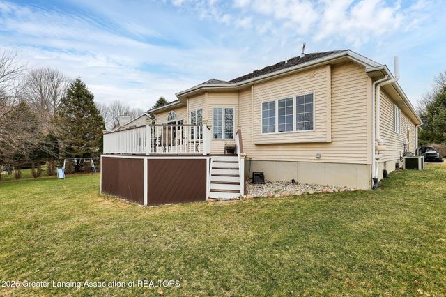 146 Canterbury Drive, Charlotte, MI 48813