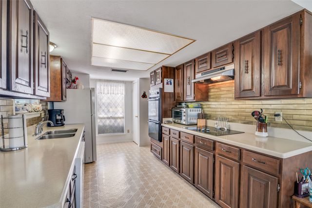 625 Perdido Drive, Garland, TX 75043