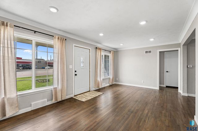 100 W 1st St Street, Tea, SD 57064