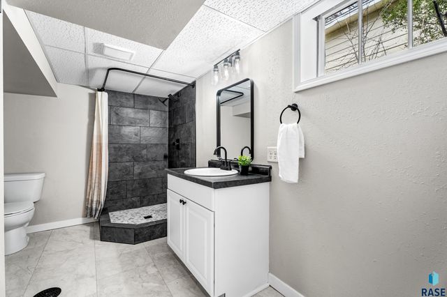 100 W 1st St Street, Tea, SD 57064
