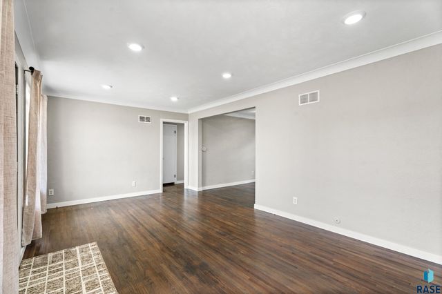 100 W 1st St Street, Tea, SD 57064