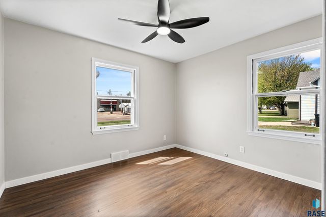 100 W 1st St Street, Tea, SD 57064