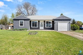 100 W 1st St Street, Tea, SD 57064