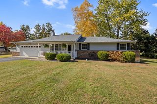 602 Forsythia Street SE, Demotte, IN 46310