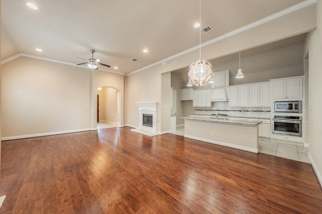 568 Enfield Drive, Frisco, TX 75036