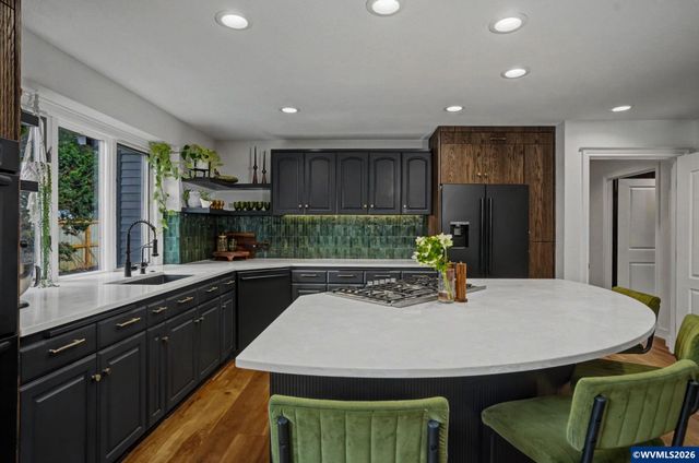 670 Palisades Dr SE, Salem, OR 97302