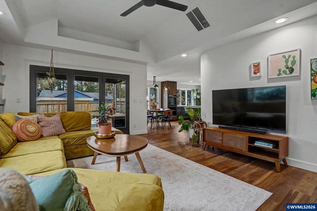 670 Palisades Dr SE, Salem, OR 97302