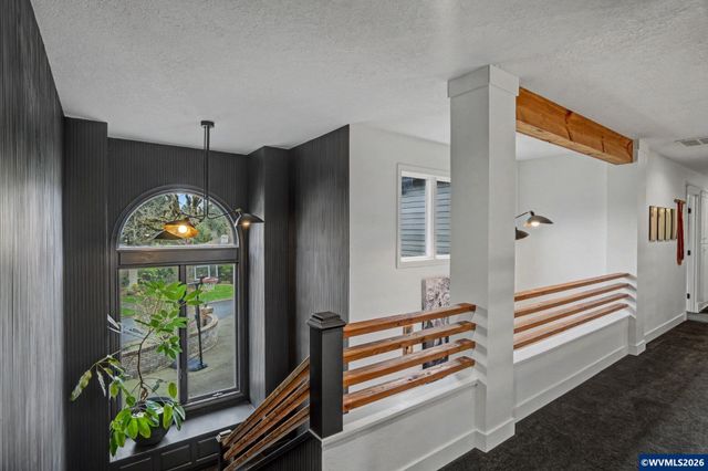 670 Palisades Dr SE, Salem, OR 97302