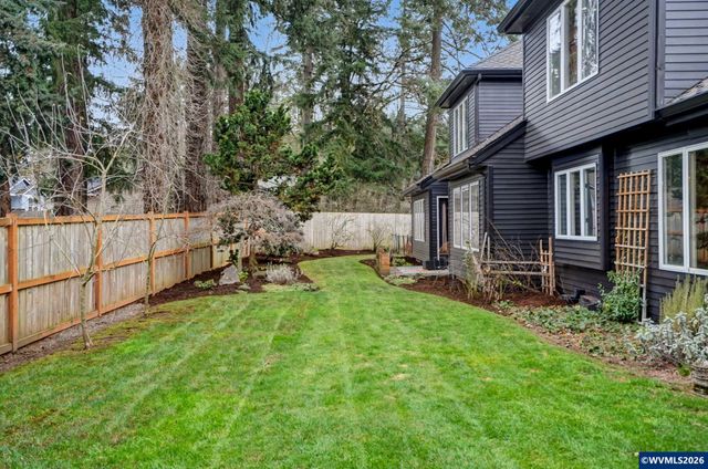 670 Palisades Dr SE, Salem, OR 97302