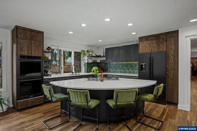 670 Palisades Dr SE, Salem, OR 97302