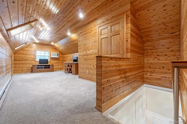 61 Pitchpine Place, Medford, NY 11763