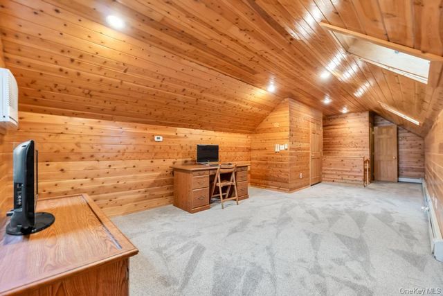 61 Pitchpine Place, Medford, NY 11763