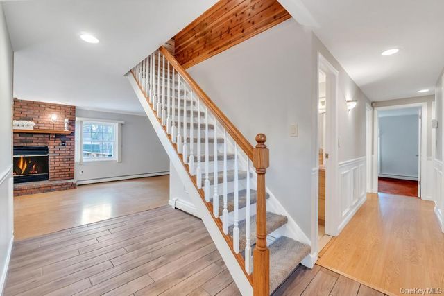 61 Pitchpine Place, Medford, NY 11763