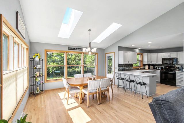 W14222 Selwood Drive, Prairie Du Sac, WI 53578