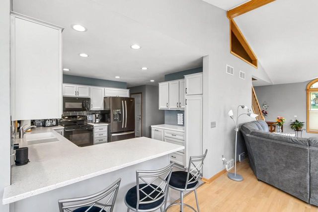 W14222 Selwood Drive, Prairie Du Sac, WI 53578