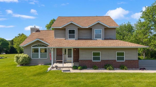 W14222 Selwood Drive, Prairie Du Sac, WI 53578