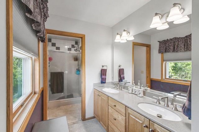 W14222 Selwood Drive, Prairie Du Sac, WI 53578