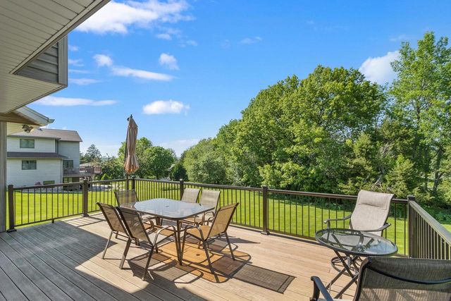 W14222 Selwood Drive, Prairie Du Sac, WI 53578