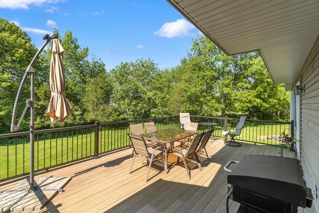 W14222 Selwood Drive, Prairie Du Sac, WI 53578