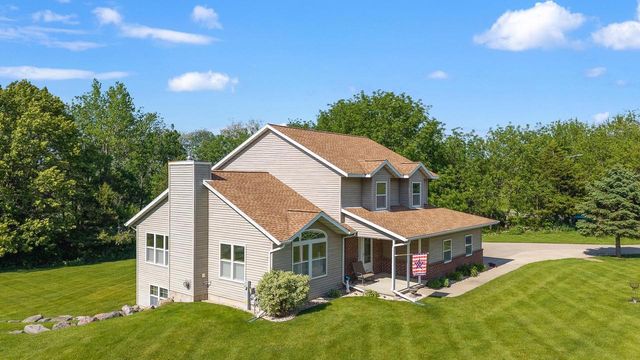 W14222 Selwood Drive, Prairie Du Sac, WI 53578