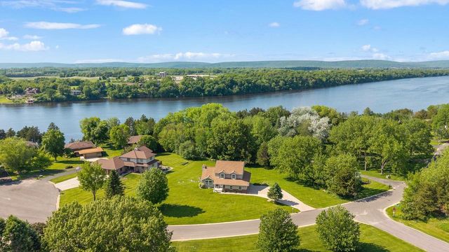 W14222 Selwood Drive, Prairie Du Sac, WI 53578