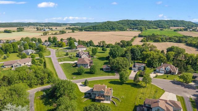 W14222 Selwood Drive, Prairie Du Sac, WI 53578