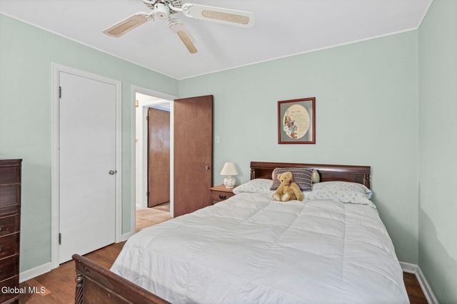24 Ellen Lane, Glenville, NY 12302
