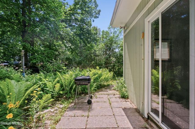24 Ellen Lane, Glenville, NY 12302