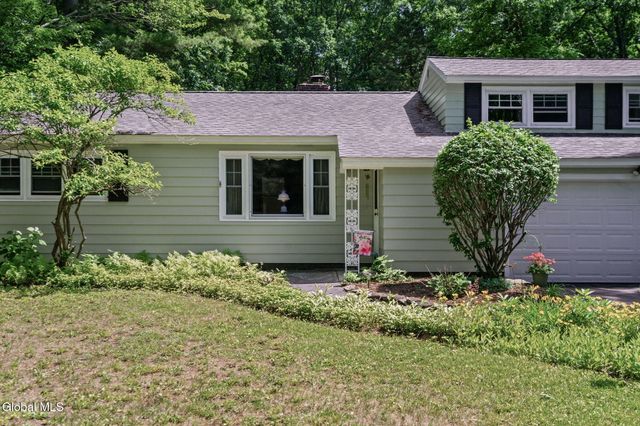 24 Ellen Lane, Glenville, NY 12302