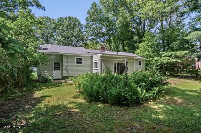 24 Ellen Lane, Glenville, NY 12302