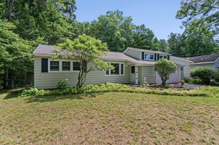 24 Ellen Lane, Glenville, NY 12302