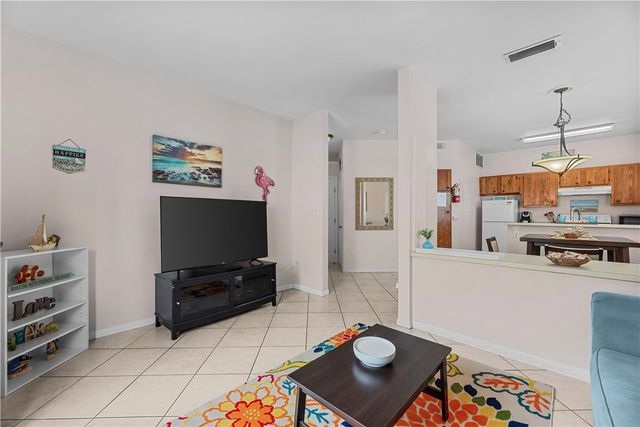 15010 Leeward Dr 104, Corpus Christi, TX 78418