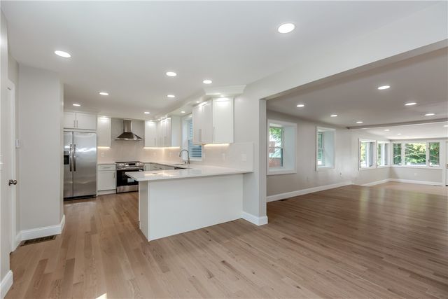 1855 Old Louisquissett Pike, Lincoln, RI 02865